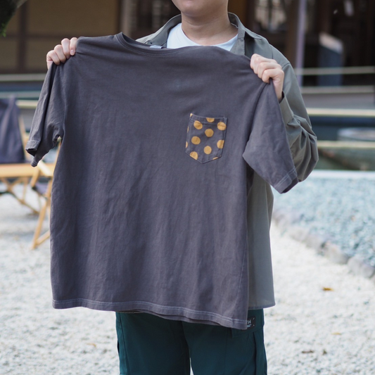 緑茶染めTシャツ(茶の実柄)