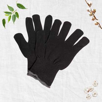 アトピー性皮膚炎の当事者が作る緑茶染め手袋。コットン100%なので刺激が少なく、肌に優しいです。